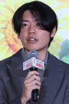 八鍬新之介監督