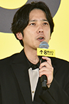 迷う男役